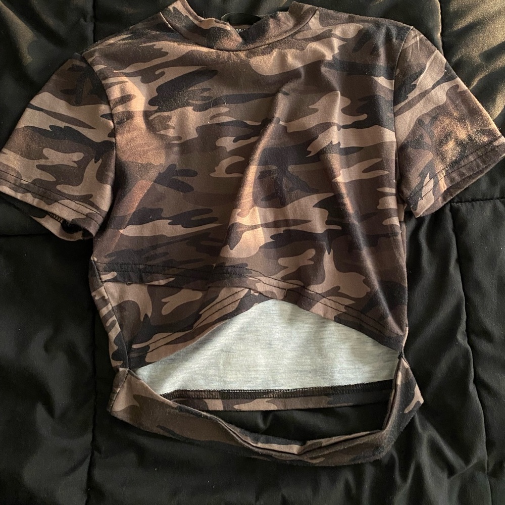 Camo crop